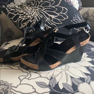 Aerosoles black wedge sandals
